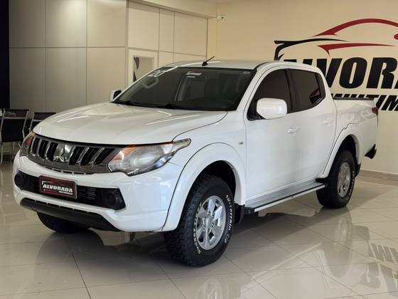 MITSUBISHI L200 TRITON 2.4 16V TURBO DIESEL SPORT HPE CD 4P 4X4 AUTOMÁTICO